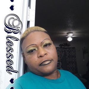 Meet your Posher, Latashia